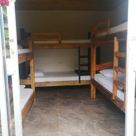 Hostal Hilltop ซัปซูร์โร ภายนอก รูปภาพ