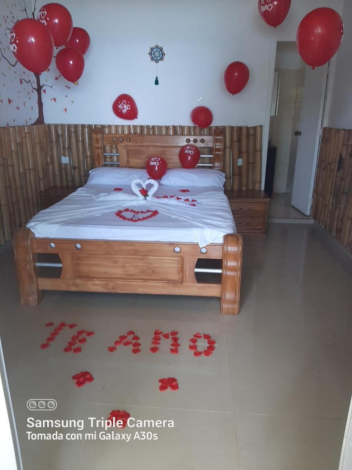 Hostal Hilltop ซัปซูร์โร ภายนอก รูปภาพ